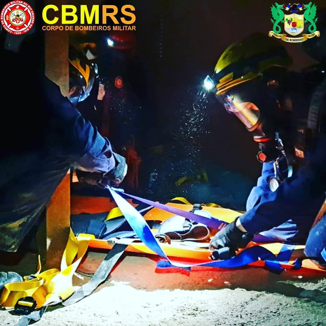 O Corpo de Bombeiros Militar do Rio Grande do Sul - CBMRS - está sediando um curso de Especialização em Operações de Resgate Técnico em Espaço Confinado e Altura