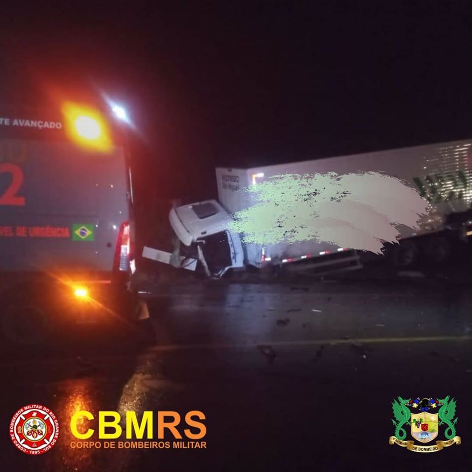 O Corpo de Bombeiros Militar do Rio Grande do Sul atendeu a um acidente de trânsito na RST 453 – KM 174