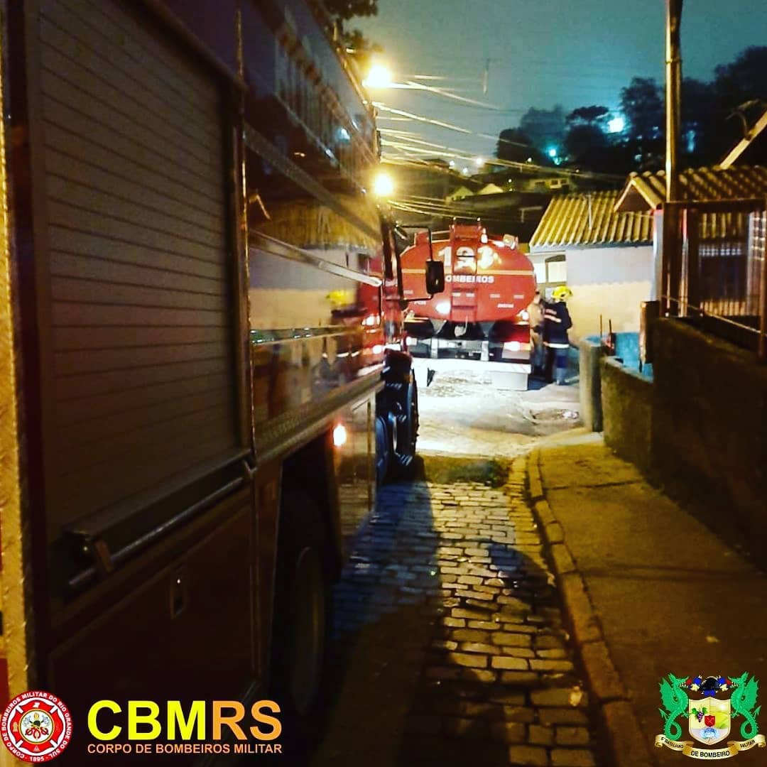 O Corpo de Bombeiros Militar do Rio Grande do Sul - CBMRS - atendeu um incêndio em residência no Bairro Euzébio Beltrão de Queiroz