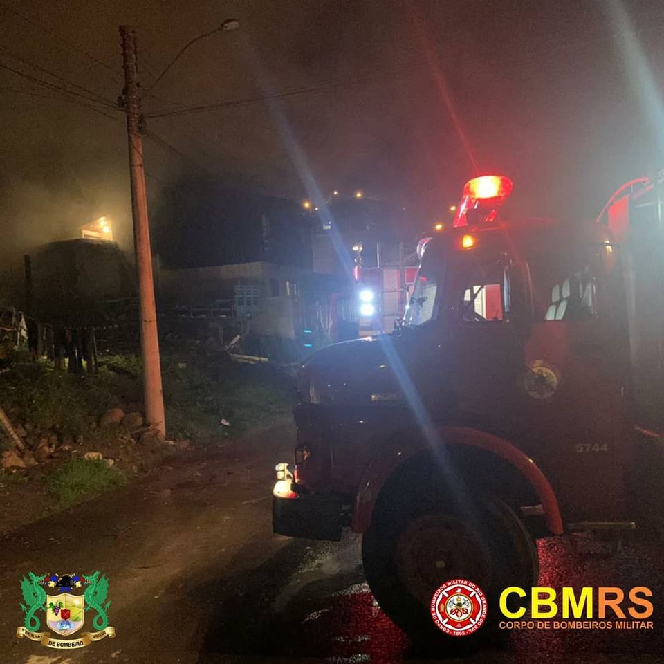 O Corpo de Bombeiros Militar do Rio Grande do Sul - CBMRS - atendeu a uma ocorrência de incêndio em Caxias do Sul 